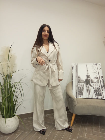 Tailleur blu e beige